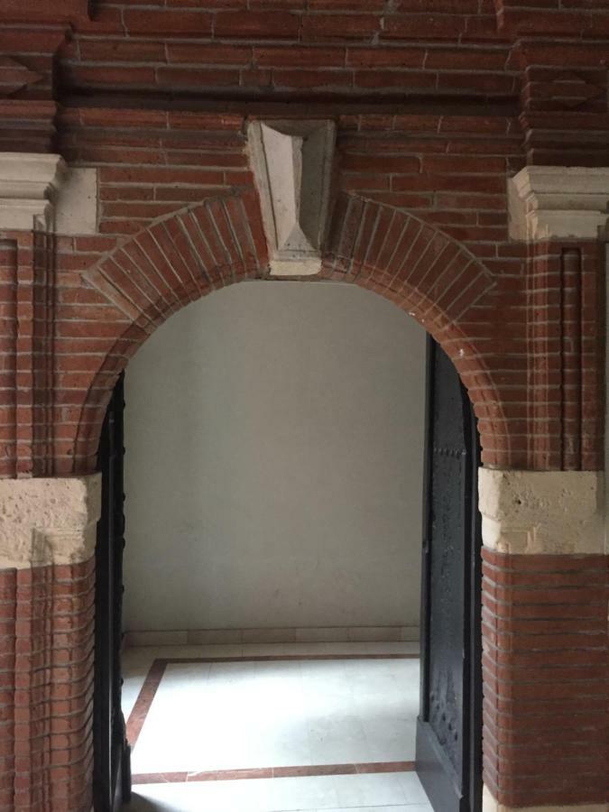 Appartement Toulouse plein centre-jusqu'à 4 personnes-Parking et Petit déjeuner inclus Esterno foto